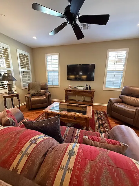 2 bed, 1780 sqft, $3,500 — Photo 4