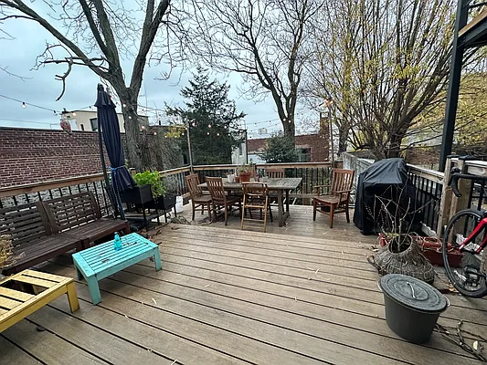 374 Columbia Street #3