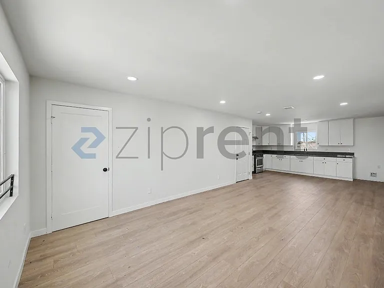 242 1/2 E 97th St — Photo 3