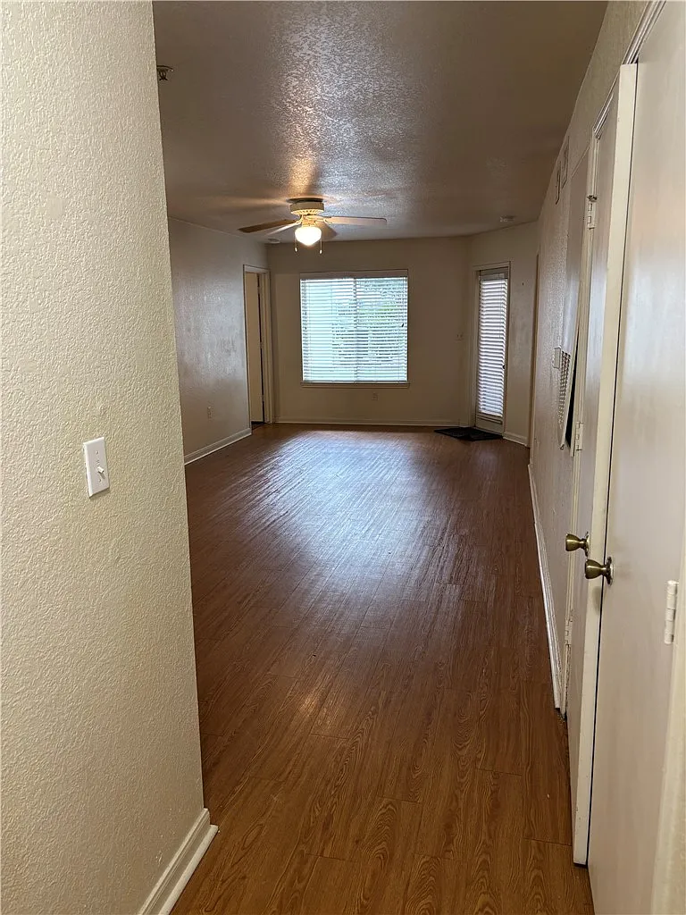 4 bed, 1236 sqft, $1,600 — Photo 4