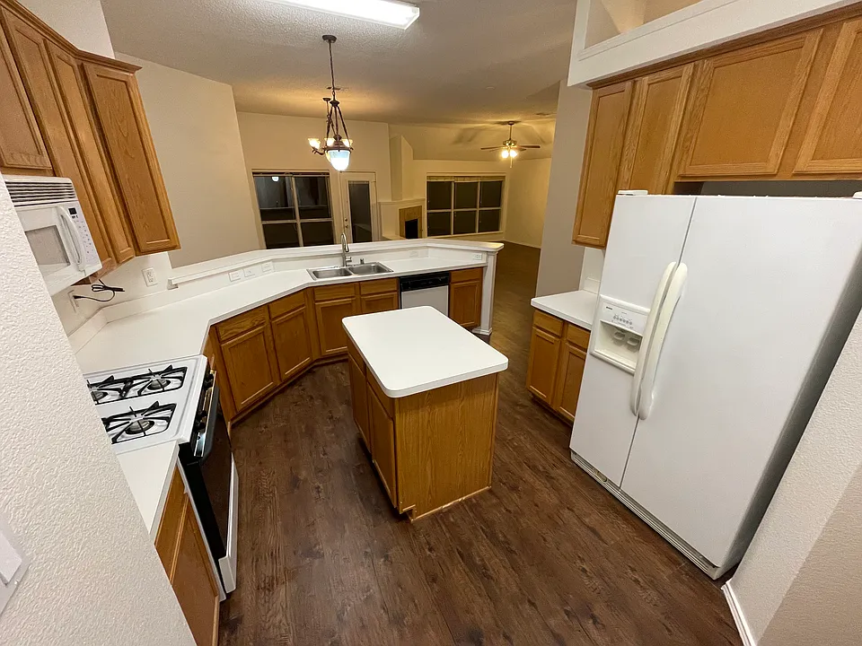 7527 Vista Ridge Ln