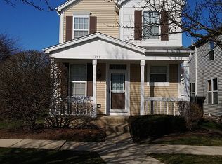 790 Golden Oak Cir, Crystal Lake, IL 60014