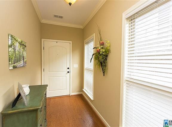 2nd image of 5995 Mountain View Trce