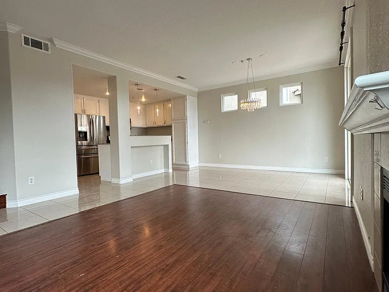1554 Hastings Way — Photo 8