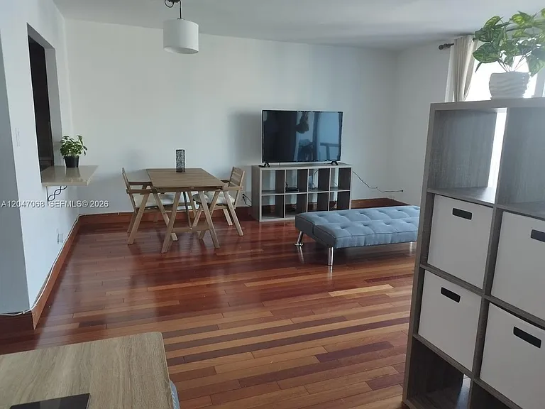 5401 Collins Ave #1110 — Photo 15