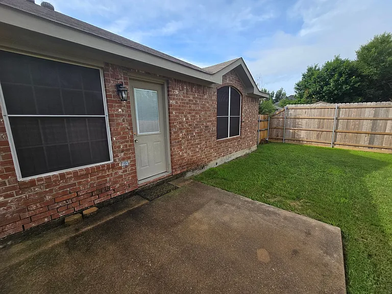 2816 Oakdale Dr — Photo 21