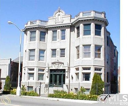 4142 Cass