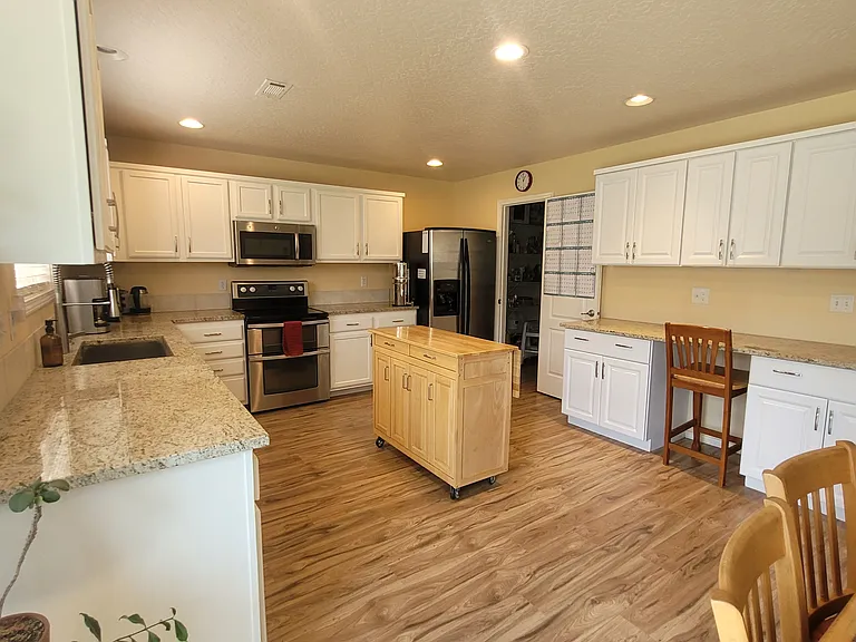 1655 E Fireside Dr — Photo 4
