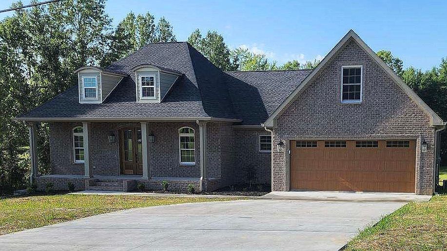 1st image of 863 Shamrock Dr