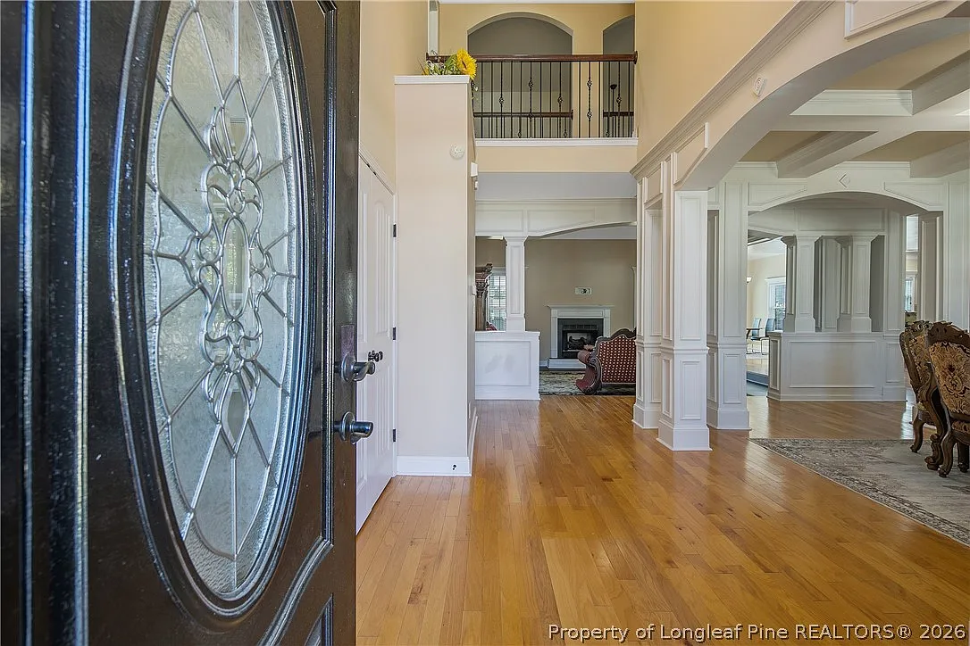5 bed, 3.5 bath, 3862 sqft, $3,000 — Photo 2