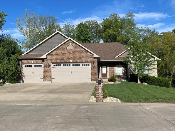 2892 Earth Crest Dr, Washington, MO 63090