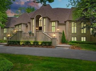 317 Pine Ridge Dr, Bloomfield Hills, MI 48304