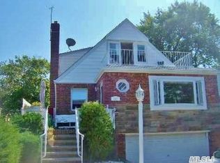 512 W Park Ave, Long Beach, NY 11561
