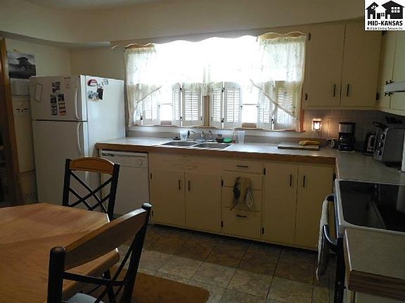 5th image of 1007 W 19th Ave