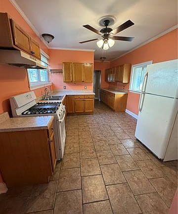 5th image of 2736 Jonquil St