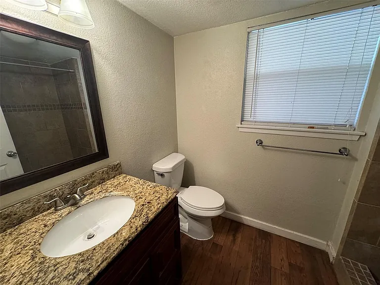 2721 Hurstview Dr — Photo 5