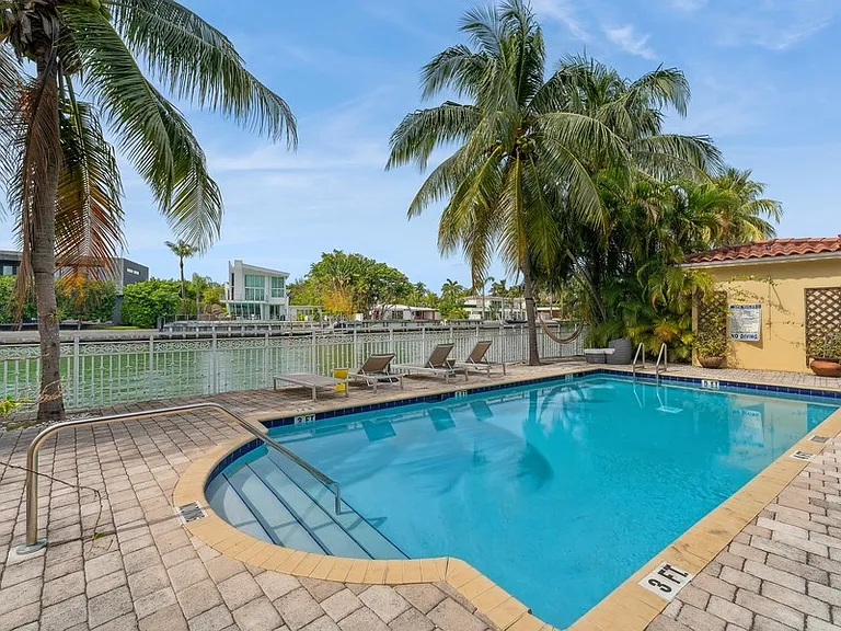 4812 Pine Tree Dr #206 — Photo 13