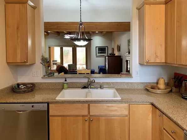 601 W San Mateo Rd APT 166, Santa Fe, NM 87505