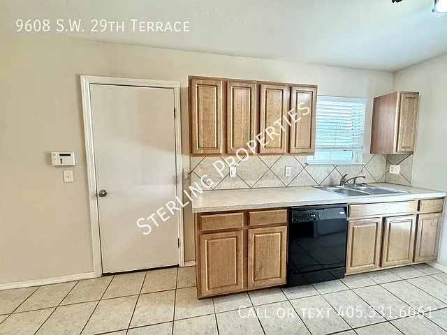 9608 SW 29th Ter — Photo 12