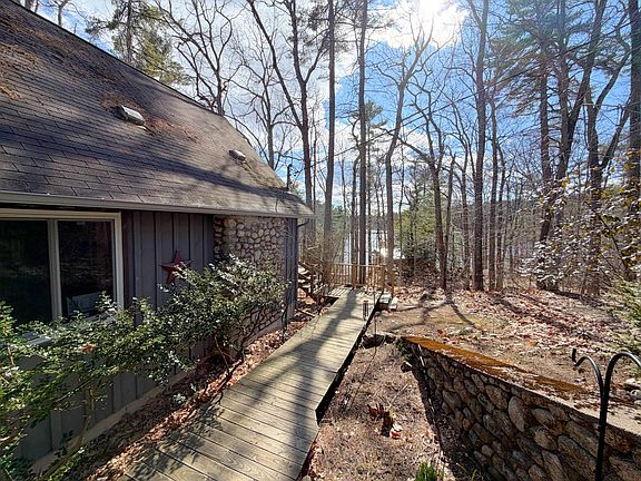 3rd image of 3 Coffee Pond Road