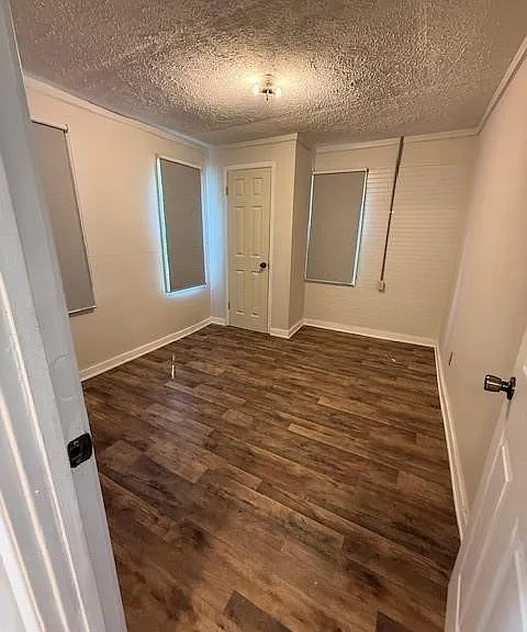 3329 Texas St — Photo 7
