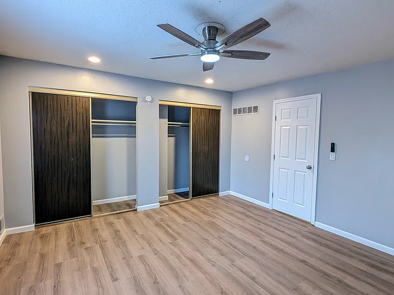 8324 Robinson St — Photo 5