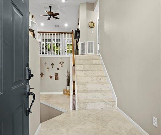 3rd image of 109 Avonlea Dr