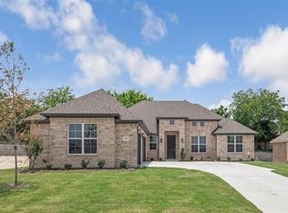 1004 Intrepid Ct, Desoto, TX 75115
