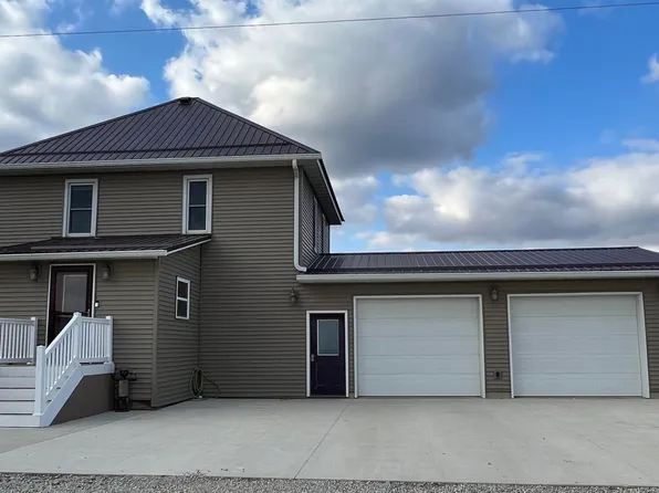 1716 Lasalle Ave, New Hampton, IA 50659