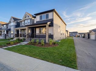 21 E Legacy Glen Pl SE, Calgary, AB T2X 4G8