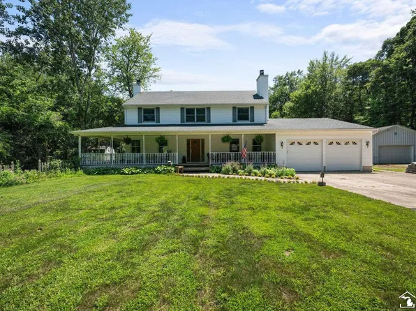 3879 Kane Rd, Carleton, MI 48117