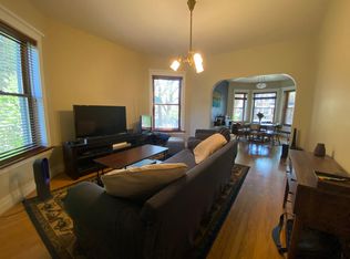 1926 W Addison St, Chicago, IL 60613