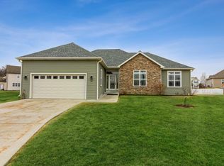 161 N Sundew Ct, Elkhorn, WI 53121