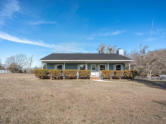 2nd image of 2636 Cordova Rd