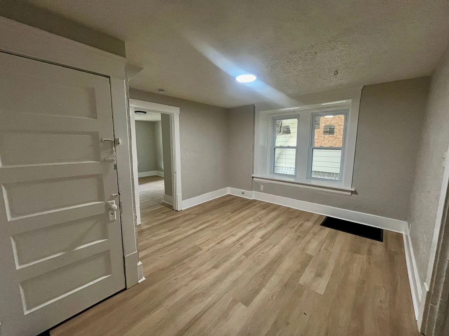 1141 McKinley Ave — Photo 3