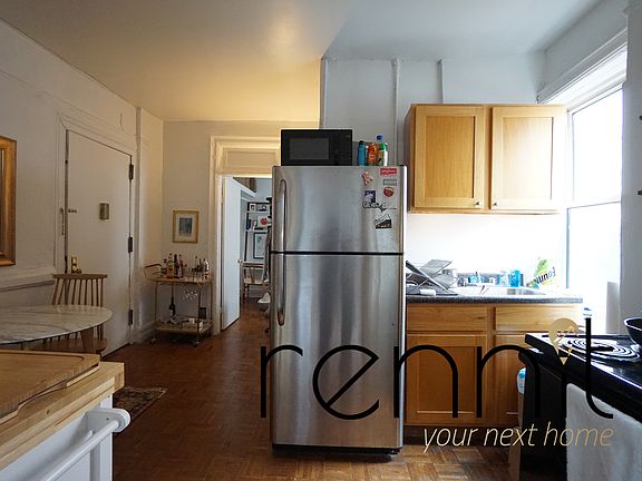 3rd image of 370 Bedford Ave APT 10