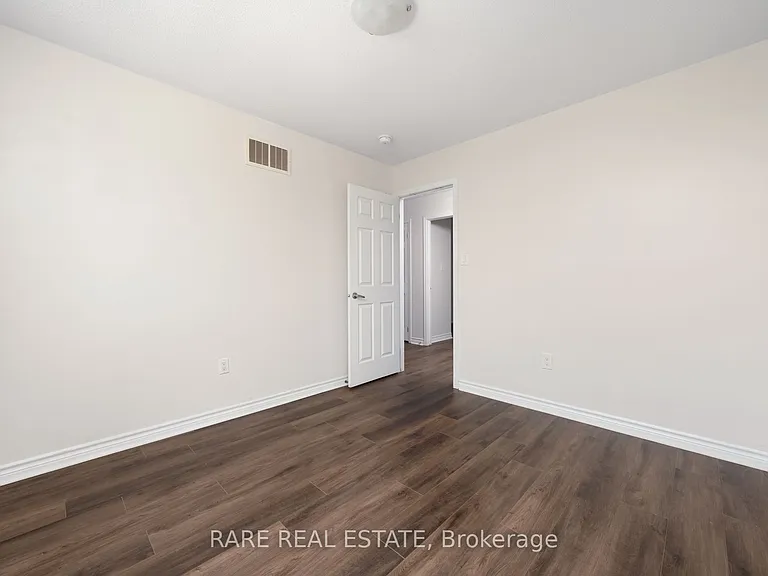14 Bannister Cres — Photo 21