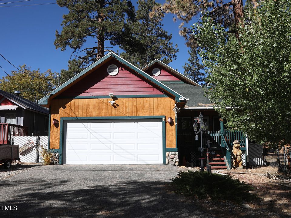 1st image of 682 Leonard Ln