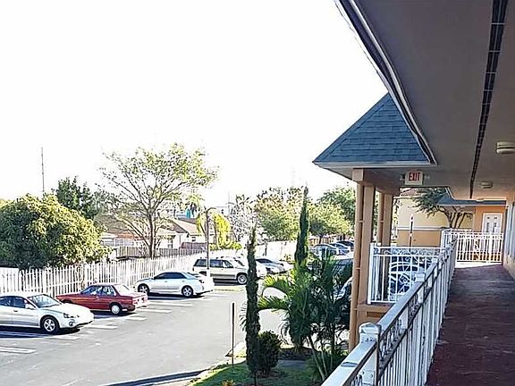 4th image of 271 NW 177th St APT B-207