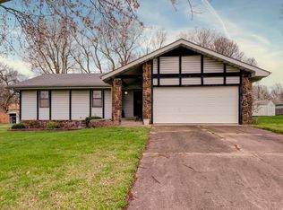 2267 E Parkwood St, Springfield, MO 65803