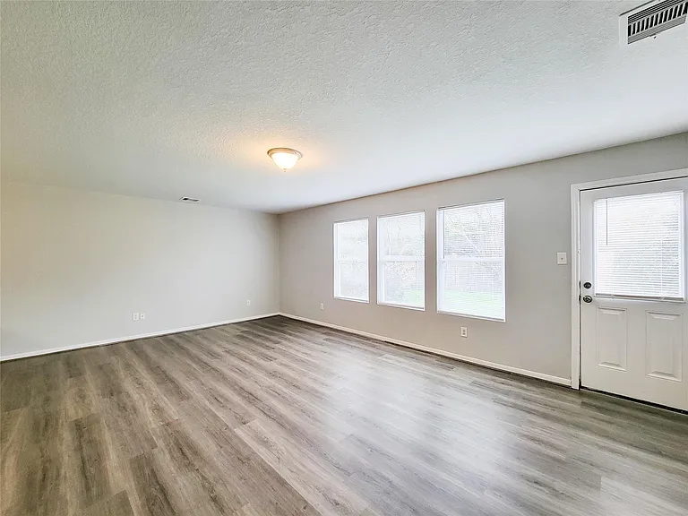 3602 Zephyr Glen Way — Photo 17