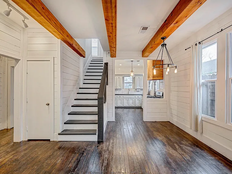 818 Wilkes St — Photo 6