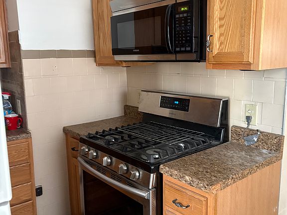 4th image of 475 Eldridge Ave