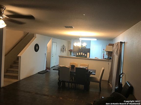 2nd image of 2734 Gato Del Sol