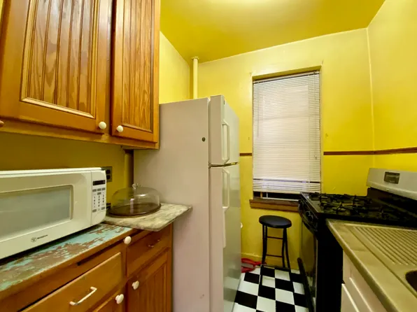 251 Seaman Avenue image 8 of 9