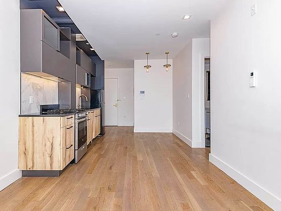 4th image of 1052 Dean St #3L