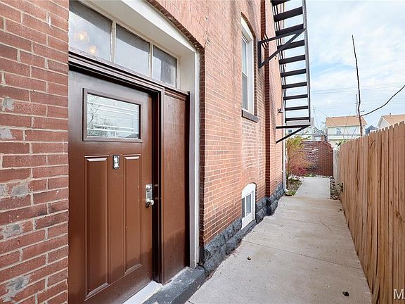 2nd image of 4253 Washington Blvd #A