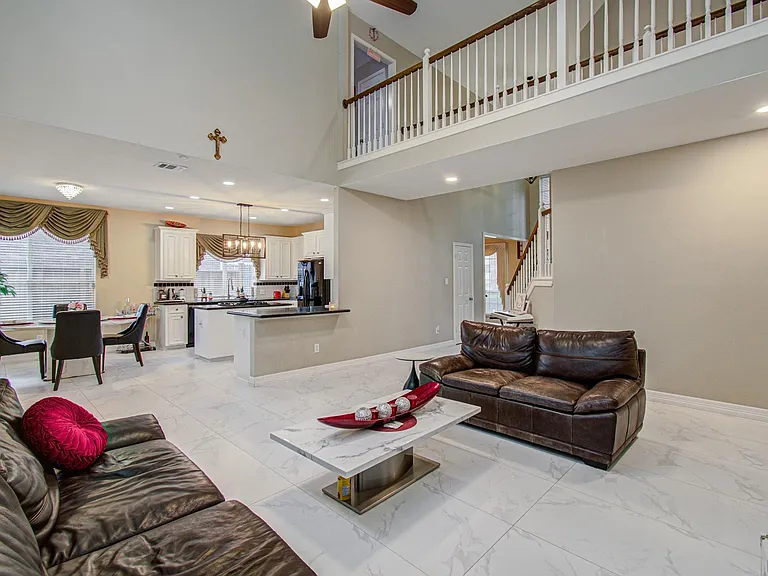 12427 Shadycrest Dr — Photo 8