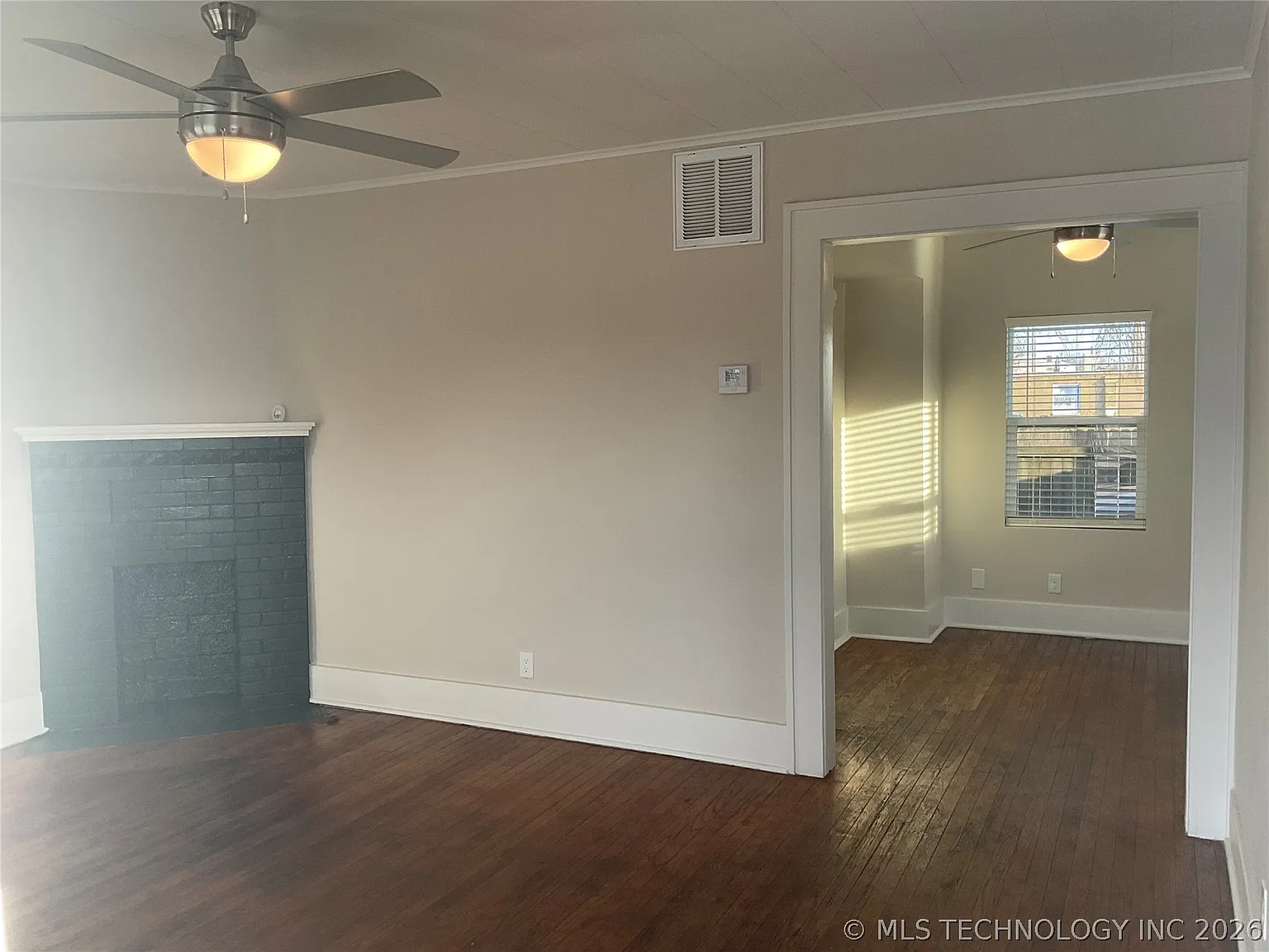 1 bed, 1.0 bath, 722 sqft, $1,000 — Photo 3
