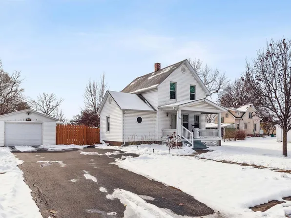 864 W Grove St, Galesburg, IL 61401